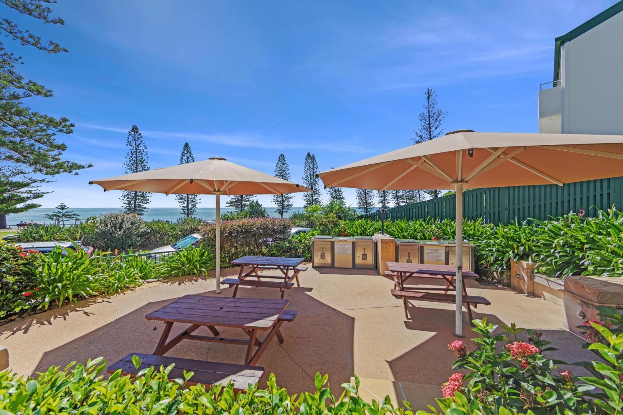 The Norfolks On Moffat Beach Caloundra Exteriör bild