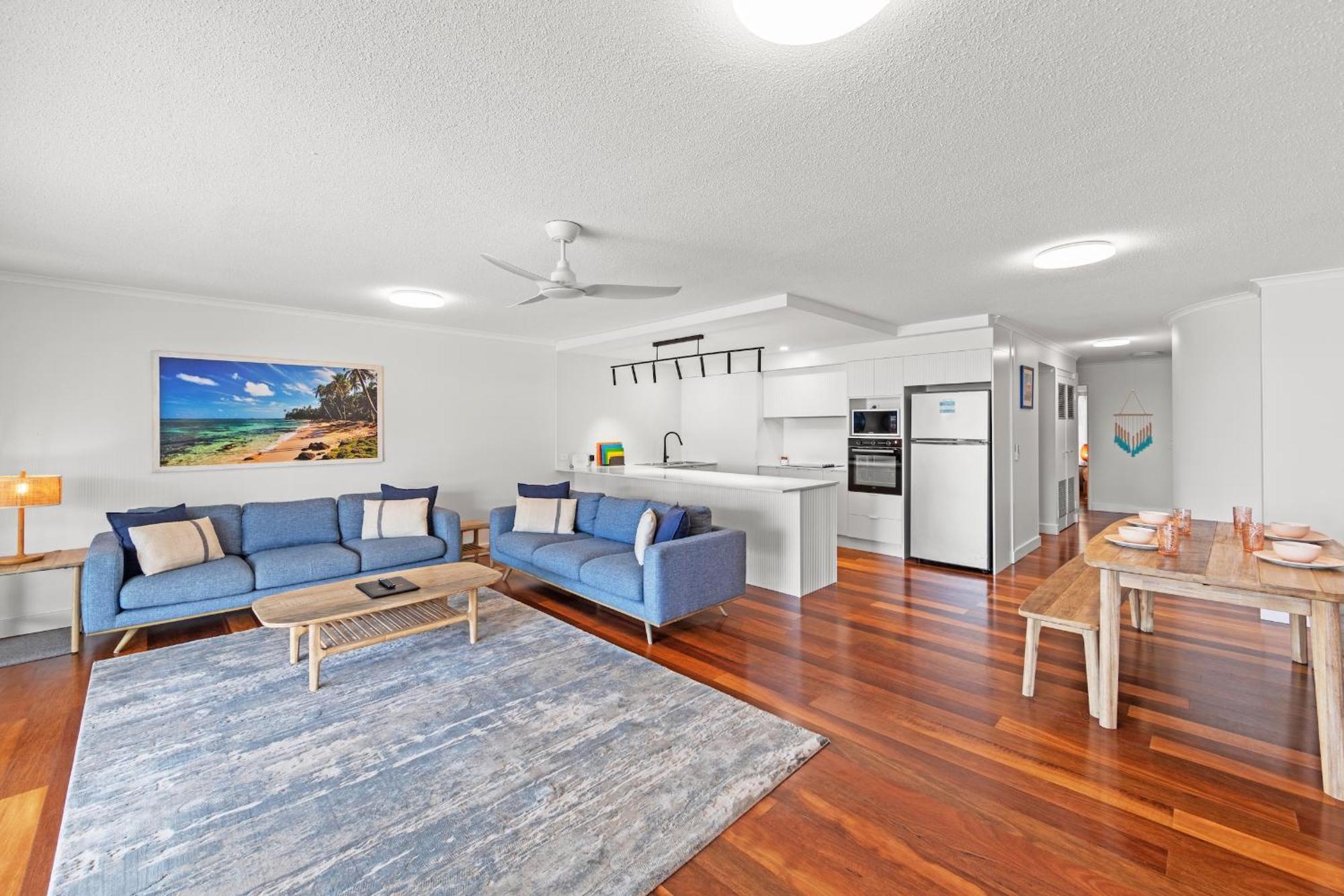 The Norfolks On Moffat Beach Caloundra Rum bild