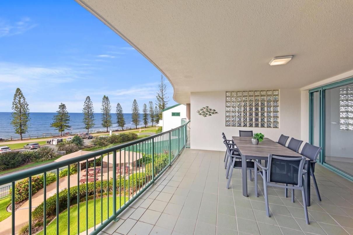 The Norfolks On Moffat Beach Caloundra Rum bild